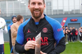 包含法兰克福发布备战花絮；今晨复出首秀；法国杯任务艰巨；纪律约束更严格的词条-JBO