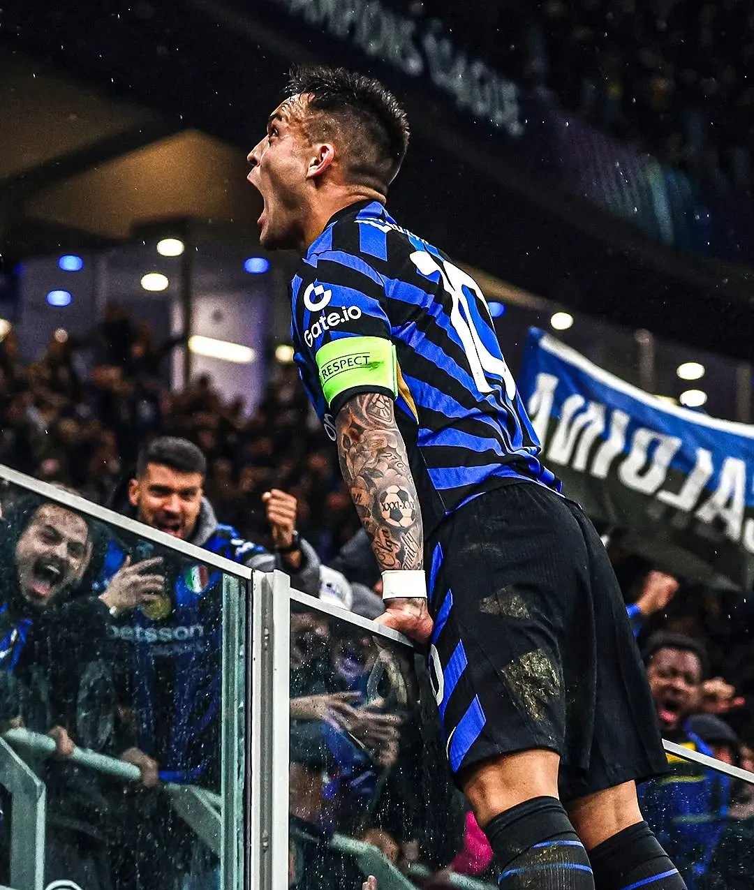 里程碑夜！国际米兰外线爆发，意甲关键时刻刷纪录，质疑声仍在，身体对抗强度拉满的简单介绍