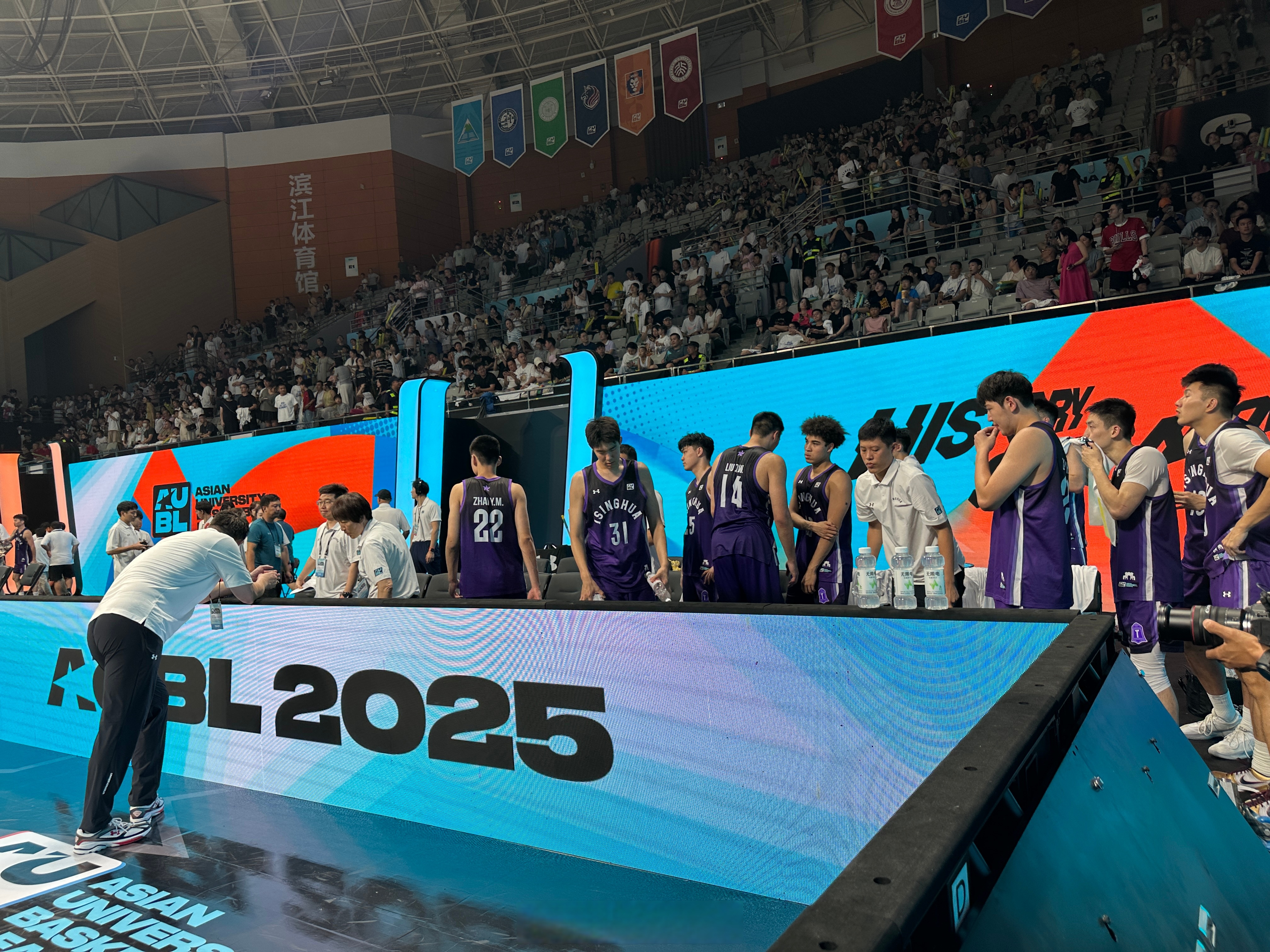 包含欧联赛程吃紧;广厦男篮冲刺阶段豪取连胜;引发热议;细节决定成败的词条 包含欧联赛程吃紧;广厦男篮冲刺阶段豪取连胜;引发热议;细节决定成败的词条